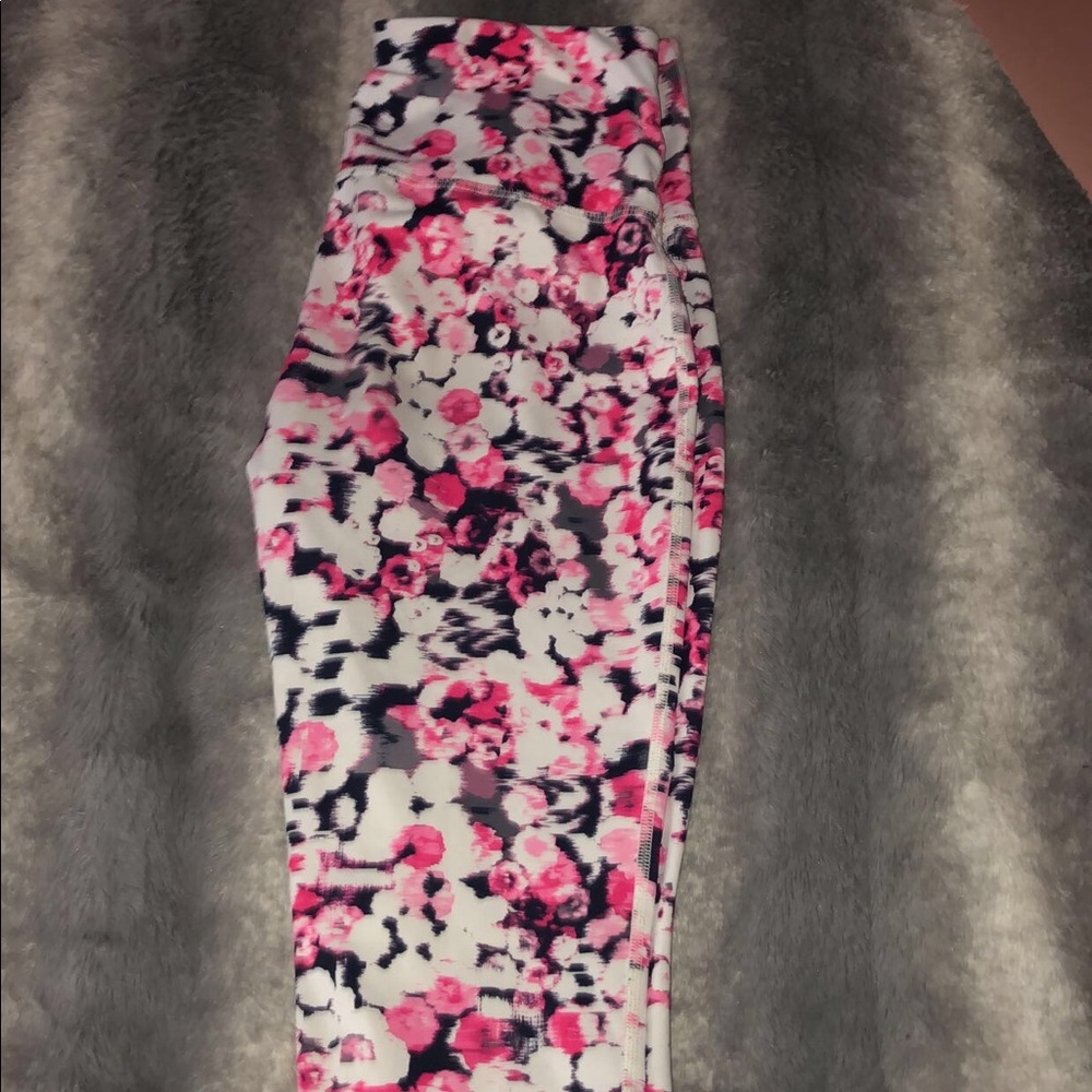 Two pairs of Medium leggings!